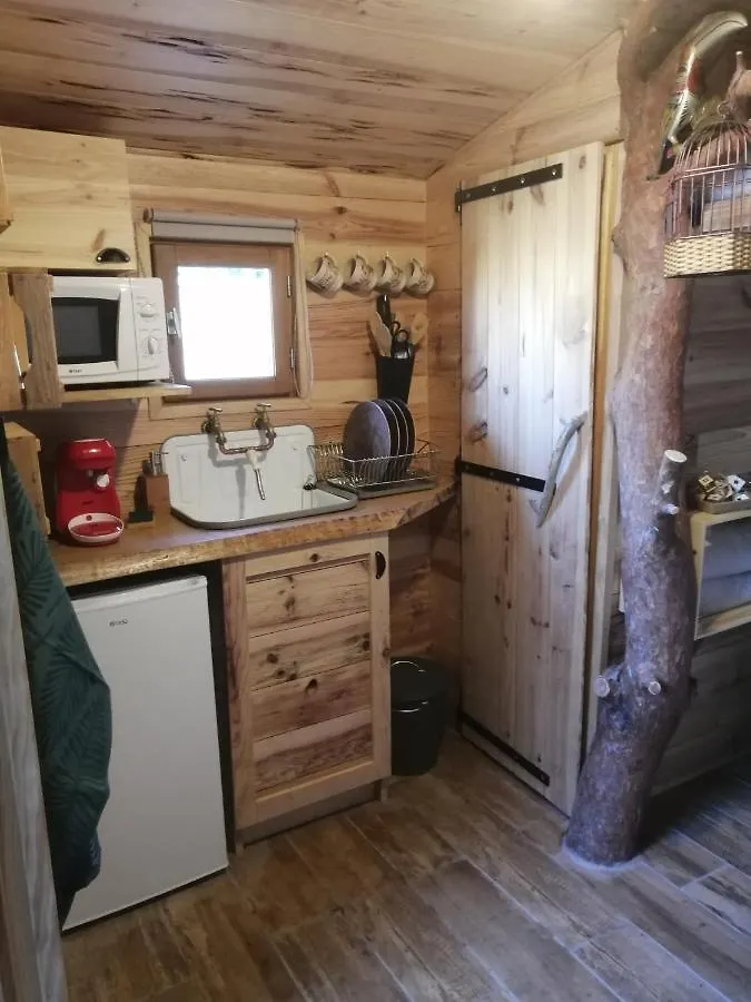 Patrice Et Chrstel Cabane En Bois Chatuzange-le-Goubet 0*,