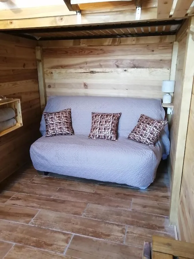 Patrice Et Chrstel Cabane En Bois Chatuzange-le-Goubet 0*,  France