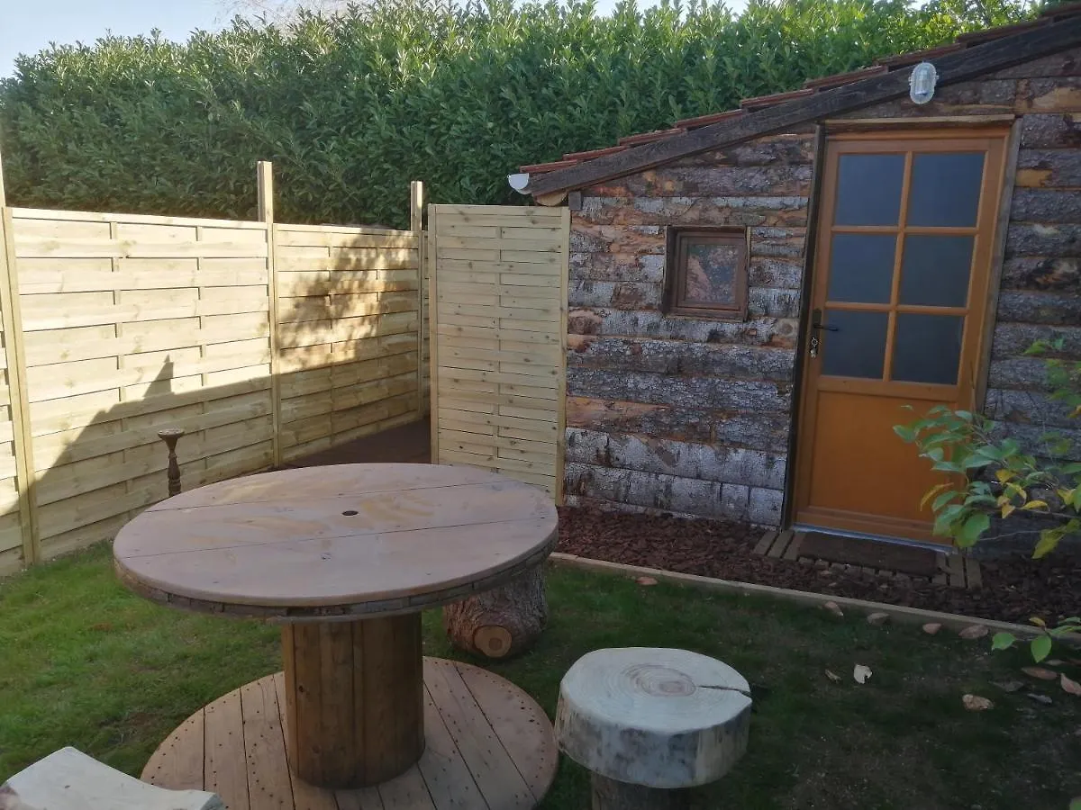 Patrice Et Chrstel Cabane En Bois Chatuzange-le-Goubet France